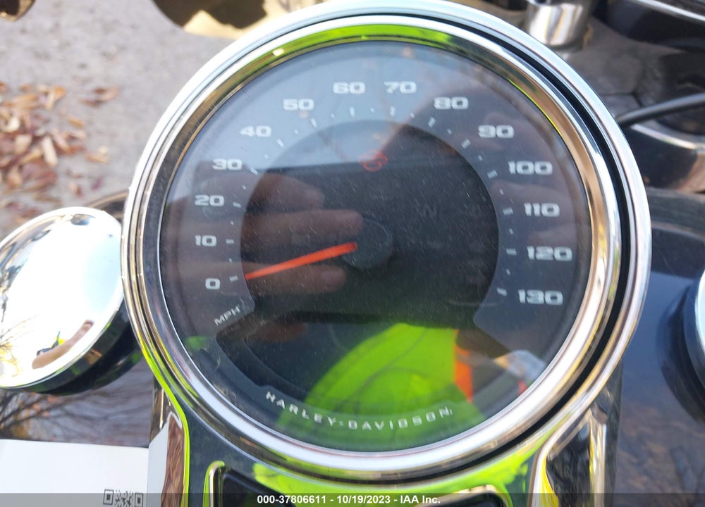 2018 HARLEY-DAVIDSON FLSB / SPORT GLIDE VIN: 1HD1YMJ65JC031847