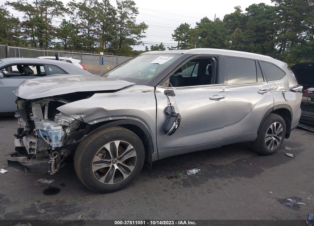 2021 TOYOTA HIGHLANDER XLE VIN: 5TDGZRBH9MS076802