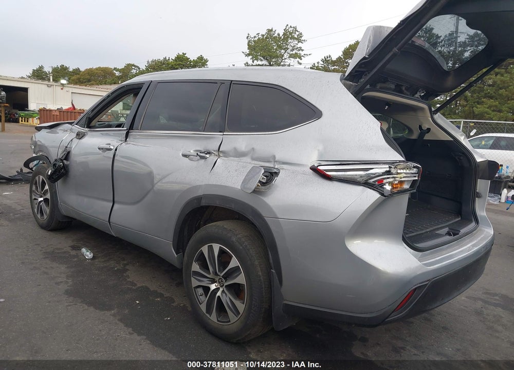 2021 TOYOTA HIGHLANDER XLE VIN: 5TDGZRBH9MS076802