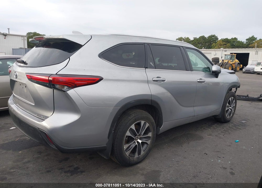 2021 TOYOTA HIGHLANDER XLE VIN: 5TDGZRBH9MS076802