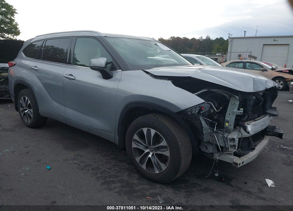 2021 TOYOTA HIGHLANDER XLE VIN: 5TDGZRBH9MS076802