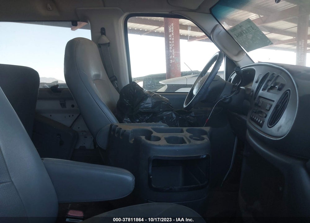 2004 FORD E-350 SUPER DUTY XLT/XL VIN: 1FBSS31L74HB48591