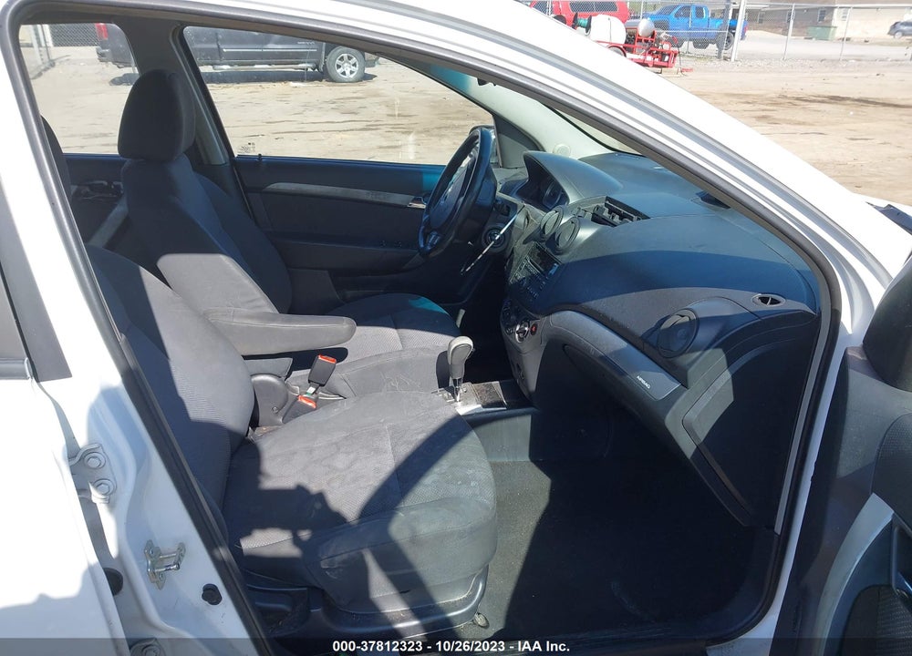 2011 CHEVROLET AVEO VIN: KL1TD5DE3BB152163