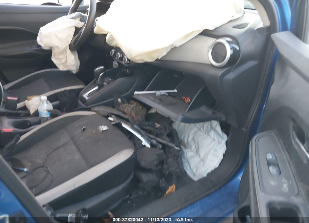 2020 NISSAN VERSA SV XTRONIC CVT VIN: 3N1CN8EV1LL843328