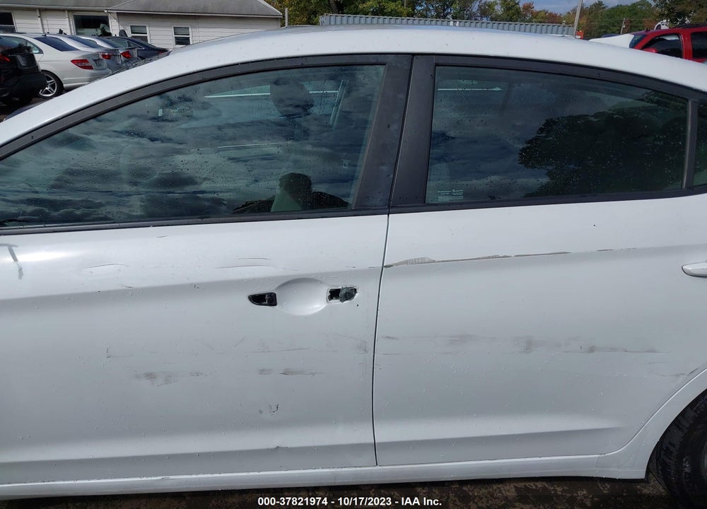 2017 HYUNDAI ELANTRA SE VIN: 5NPD84LF0HH021785