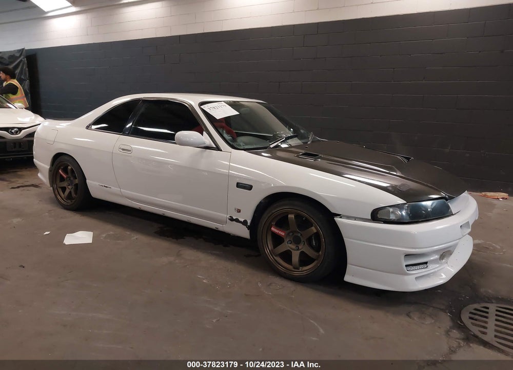 1996 NISS SKYLINE VIN: ECR33106383