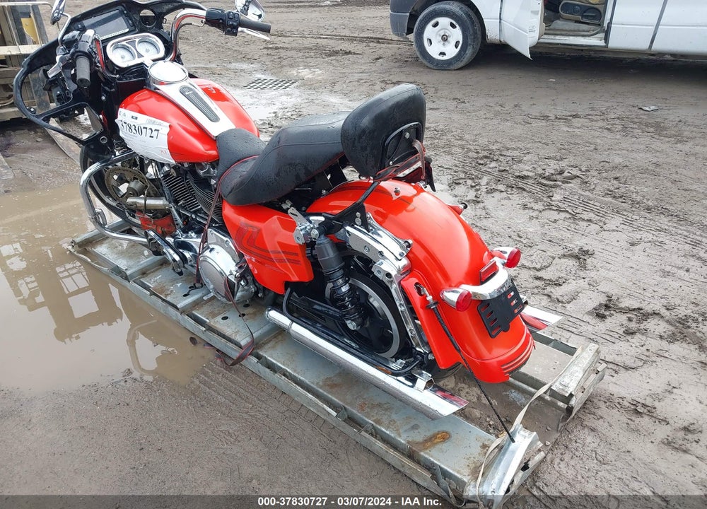 2017 HARLEY-DAVIDSON FLTRXS ROAD GLIDE SPECIAL VIN: 1HD1KTC1XHB652496