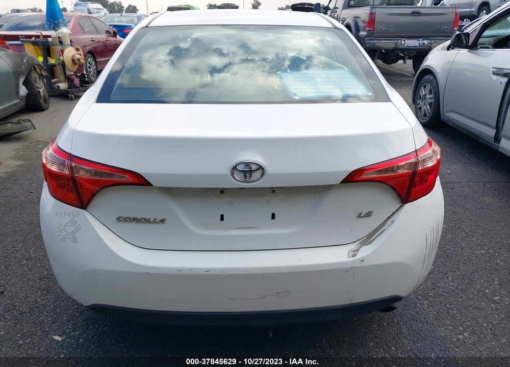 2018 TOYOTA COROLLA LE VIN: 2T1BURHE6JC109135