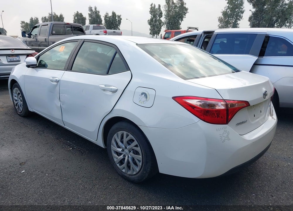 2018 TOYOTA COROLLA LE VIN: 2T1BURHE6JC109135
