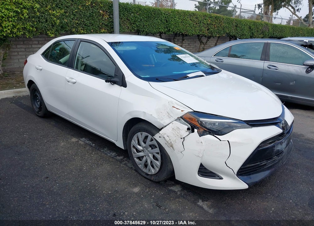 2018 TOYOTA COROLLA LE VIN: 2T1BURHE6JC109135