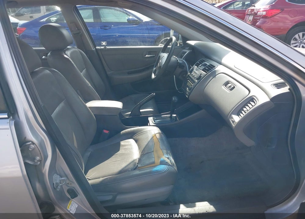 2001 HONDA ACCORD SDN EX W/LEATHER/EX VIN: 1HGCG56671A070237