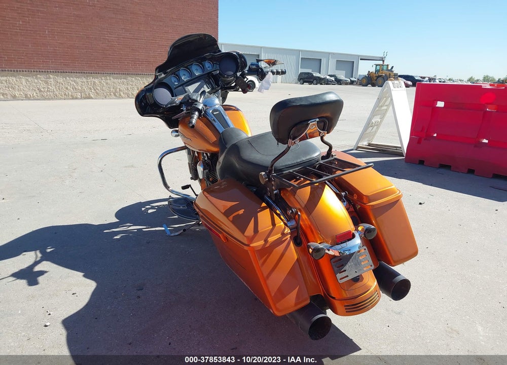 2015 HARLEY-DAVIDSON FLHXS STREET GLIDE SPECIAL VIN: 1HD1KRM17FB627568