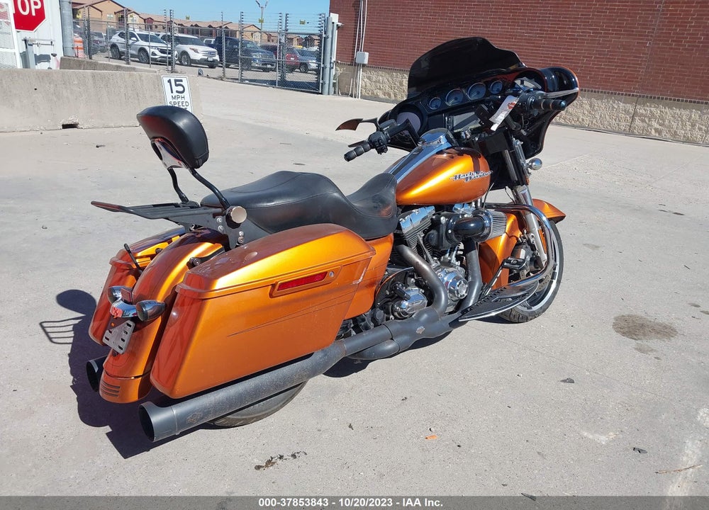 2015 HARLEY-DAVIDSON FLHXS STREET GLIDE SPECIAL VIN: 1HD1KRM17FB627568
