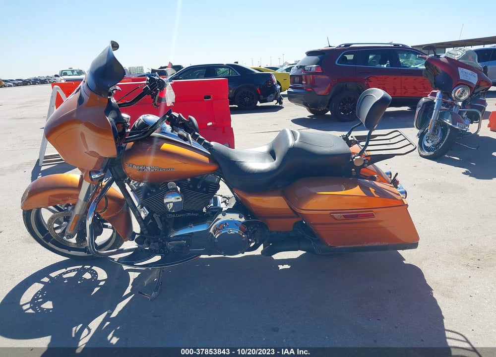 2015 HARLEY-DAVIDSON FLHXS STREET GLIDE SPECIAL VIN: 1HD1KRM17FB627568