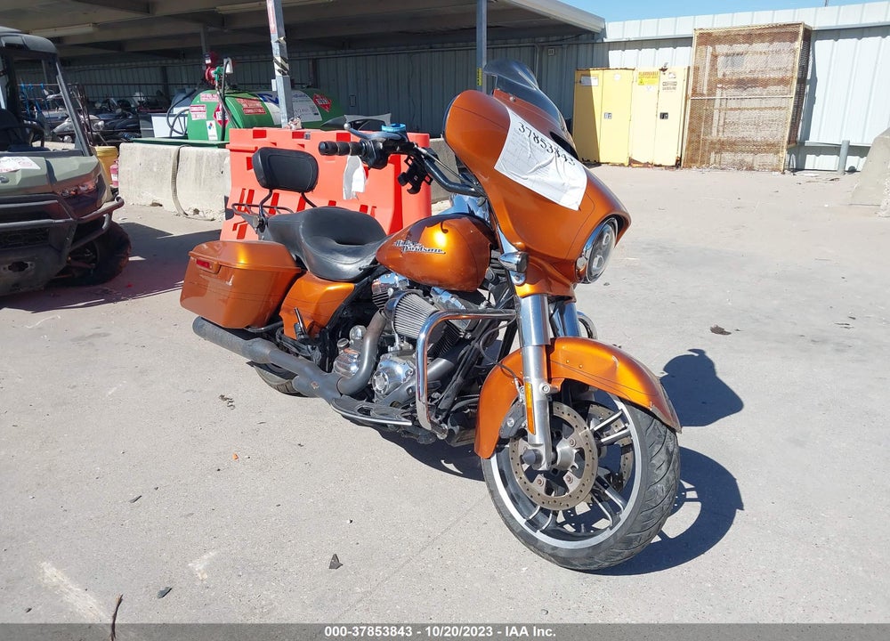 2015 HARLEY-DAVIDSON FLHXS STREET GLIDE SPECIAL VIN: 1HD1KRM17FB627568