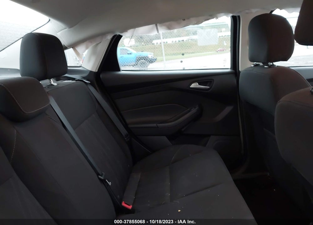 2016 FORD FOCUS SE VIN: 1FADP3F21GL404088