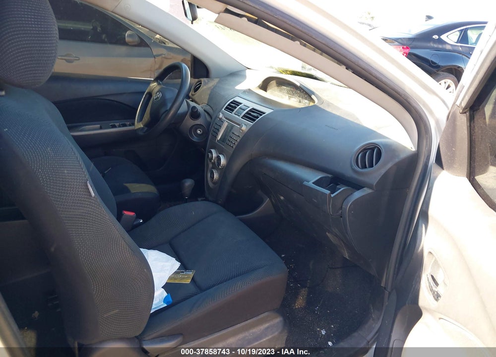 2010 TOYOTA YARIS VIN: JTDBT4K35A1372654