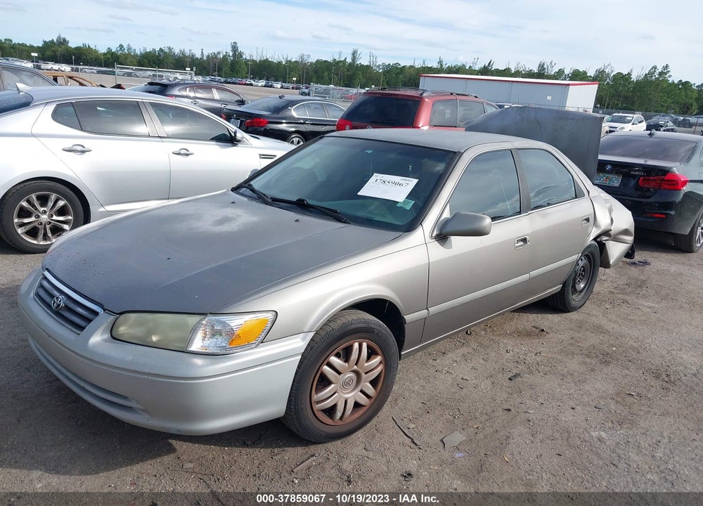2001 TOYOTA CAMRY LE VIN: 4T1BG22K11U050037