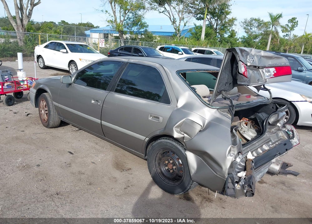 2001 TOYOTA CAMRY LE VIN: 4T1BG22K11U050037