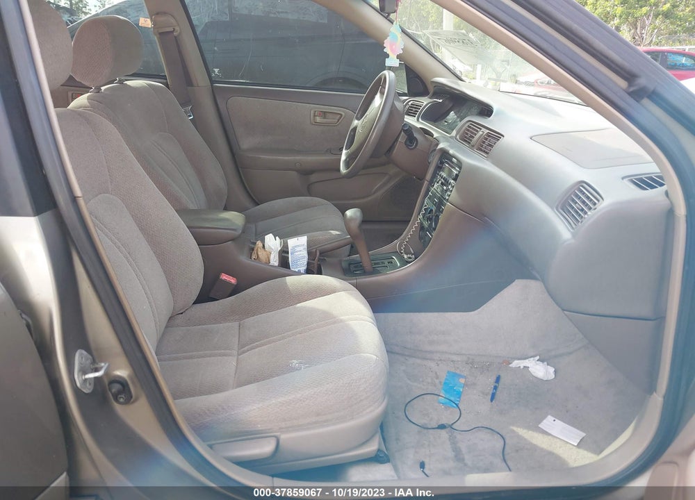 2001 TOYOTA CAMRY LE VIN: 4T1BG22K11U050037