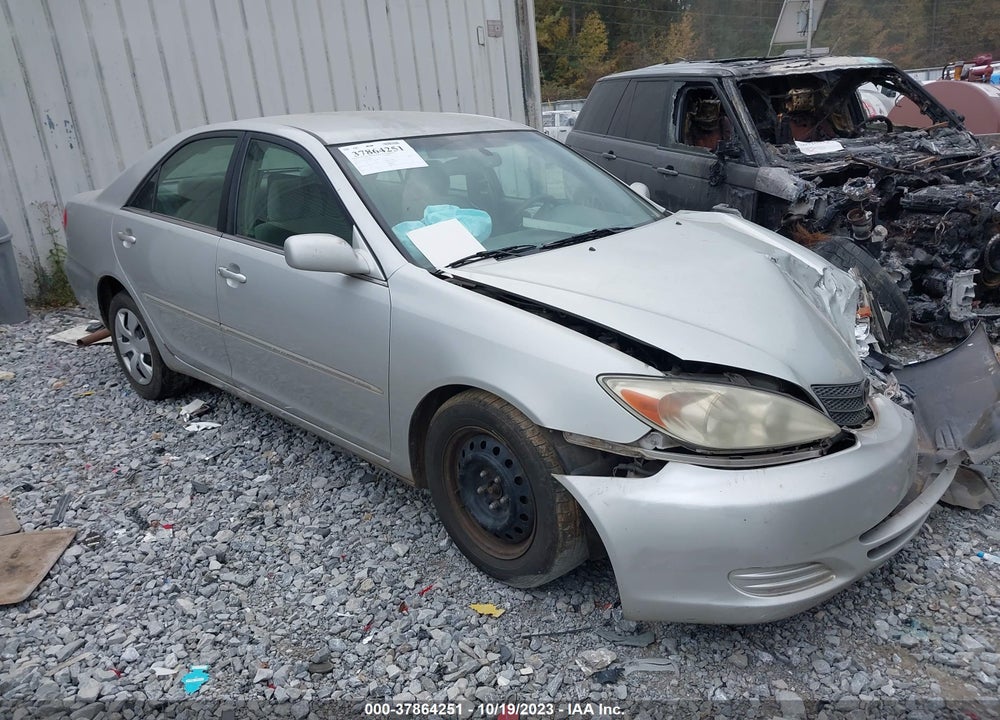 2002 TOYOTA CAMRY XLE VIN: 4T1BE32K92U098415