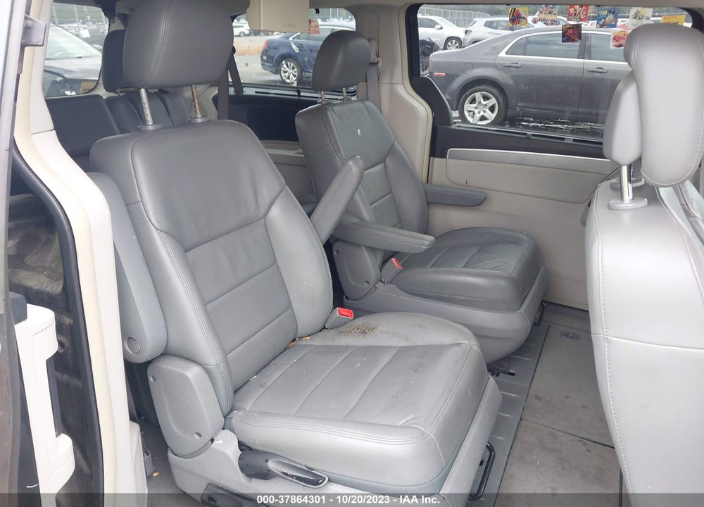 2011 VOLKSWAGEN ROUTAN SEL VIN: 2V4RW5DG0BR658555