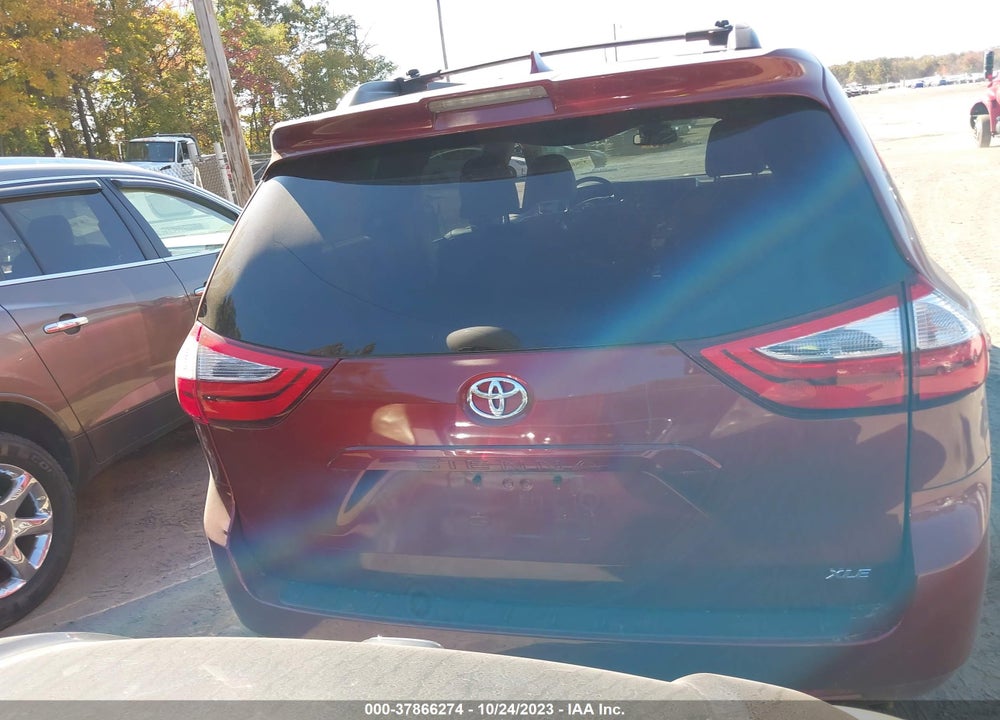 2019 TOYOTA SIENNA XLE 8 PASSENGER VIN: 5TDYZ3DC2KS015842