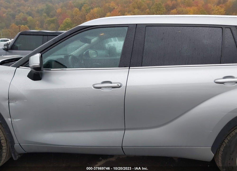 2021 TOYOTA HIGHLANDER XLE VIN: 5TDGZRBHXMS534444