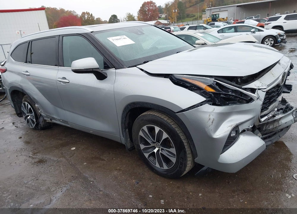 2021 TOYOTA HIGHLANDER XLE VIN: 5TDGZRBHXMS534444