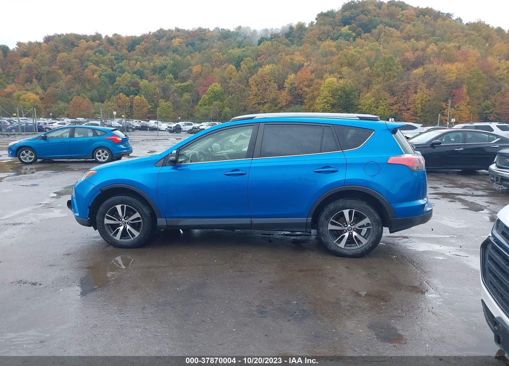 2018 TOYOTA RAV4 XLE VIN: JTMRFREV3JJ740636