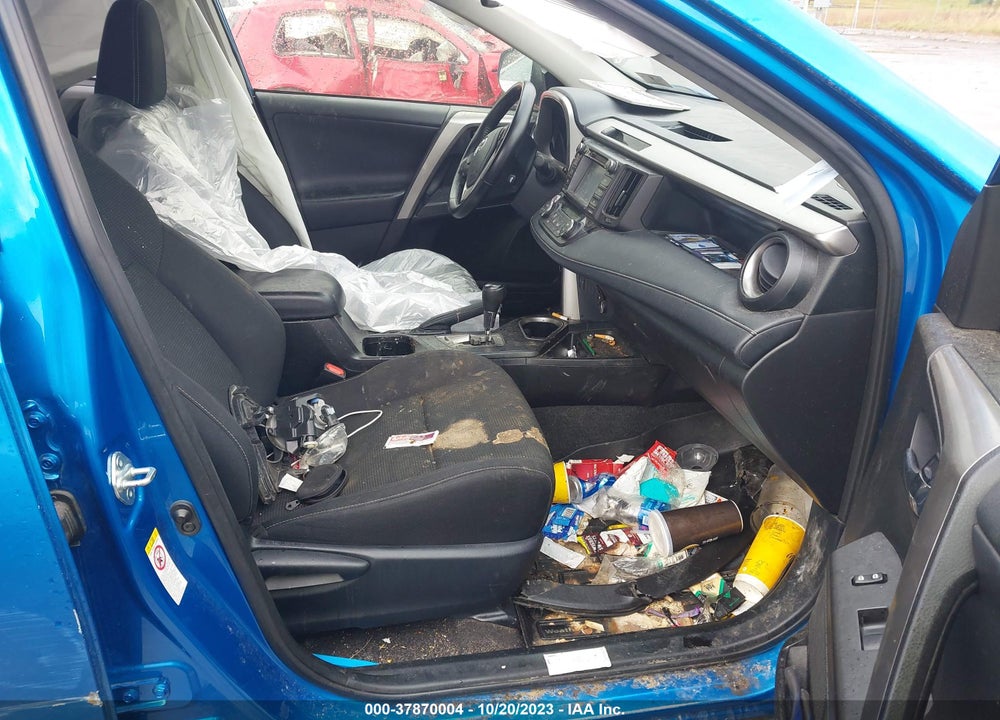 2018 TOYOTA RAV4 XLE VIN: JTMRFREV3JJ740636