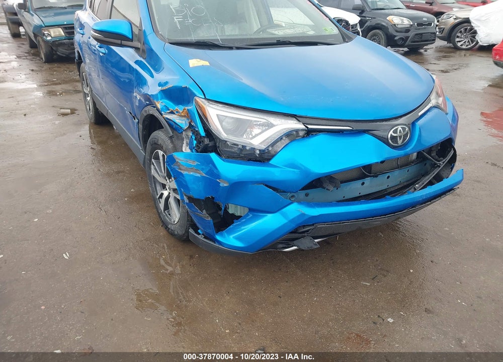 2018 TOYOTA RAV4 XLE VIN: JTMRFREV3JJ740636