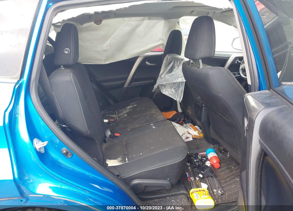 2018 TOYOTA RAV4 XLE VIN: JTMRFREV3JJ740636