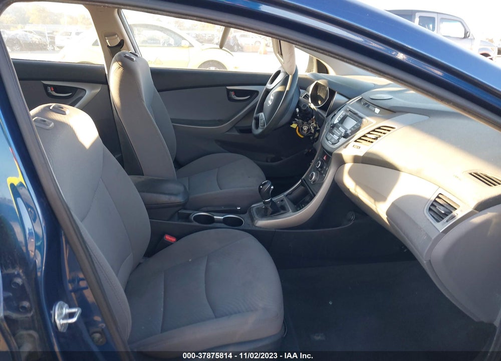 2016 HYUNDAI ELANTRA SE VIN: 5NPDH4AE8GH765630