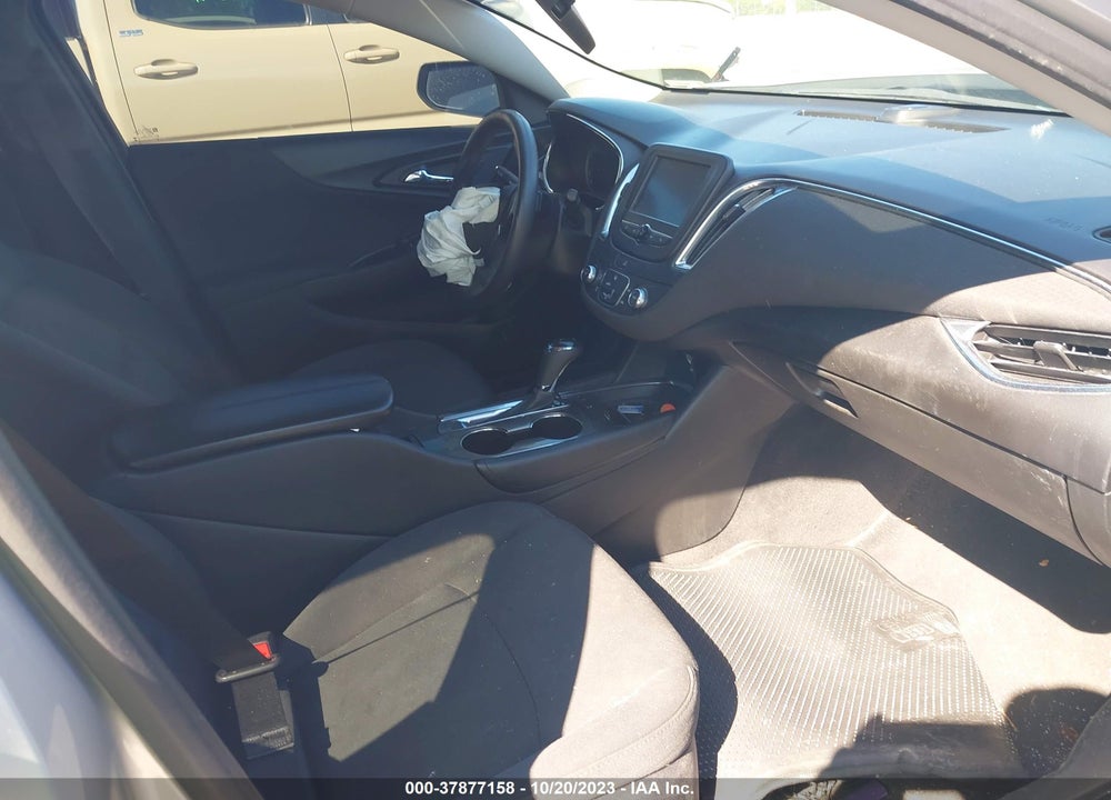 2018 CHEVROLET MALIBU LT VIN: 1G1ZD5ST2JF135598