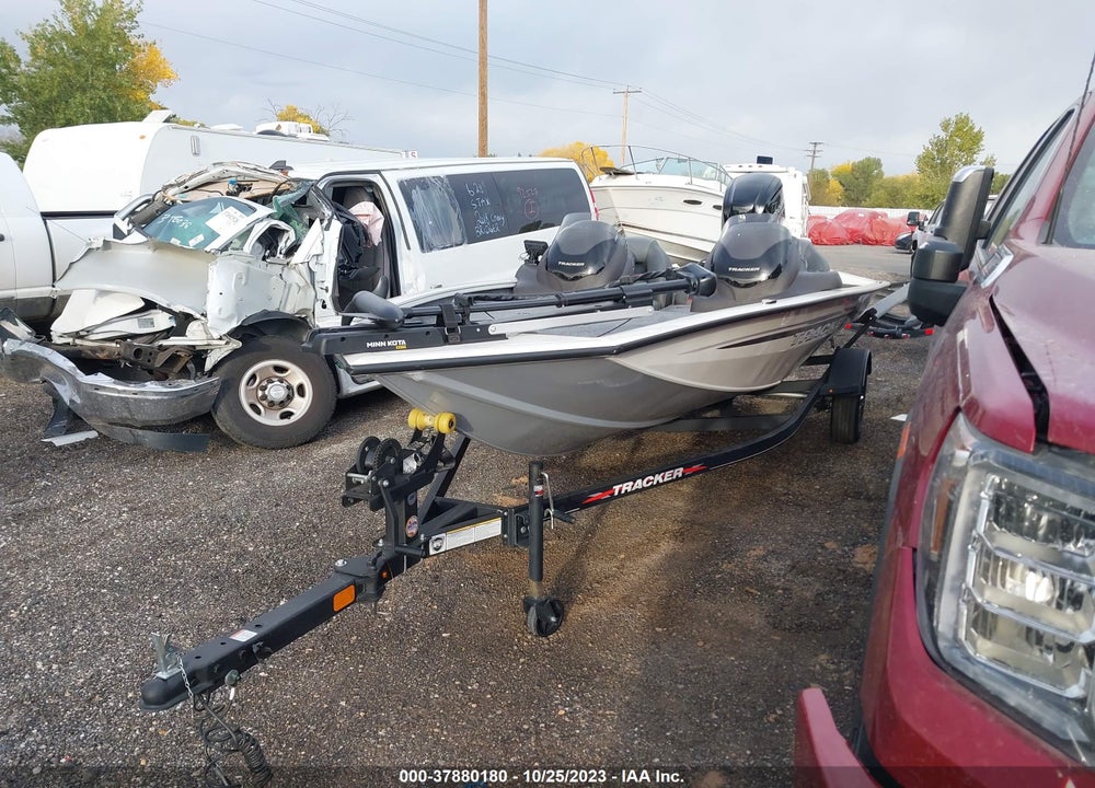2023 TRACKER OTHER VIN: BUJ65172H223