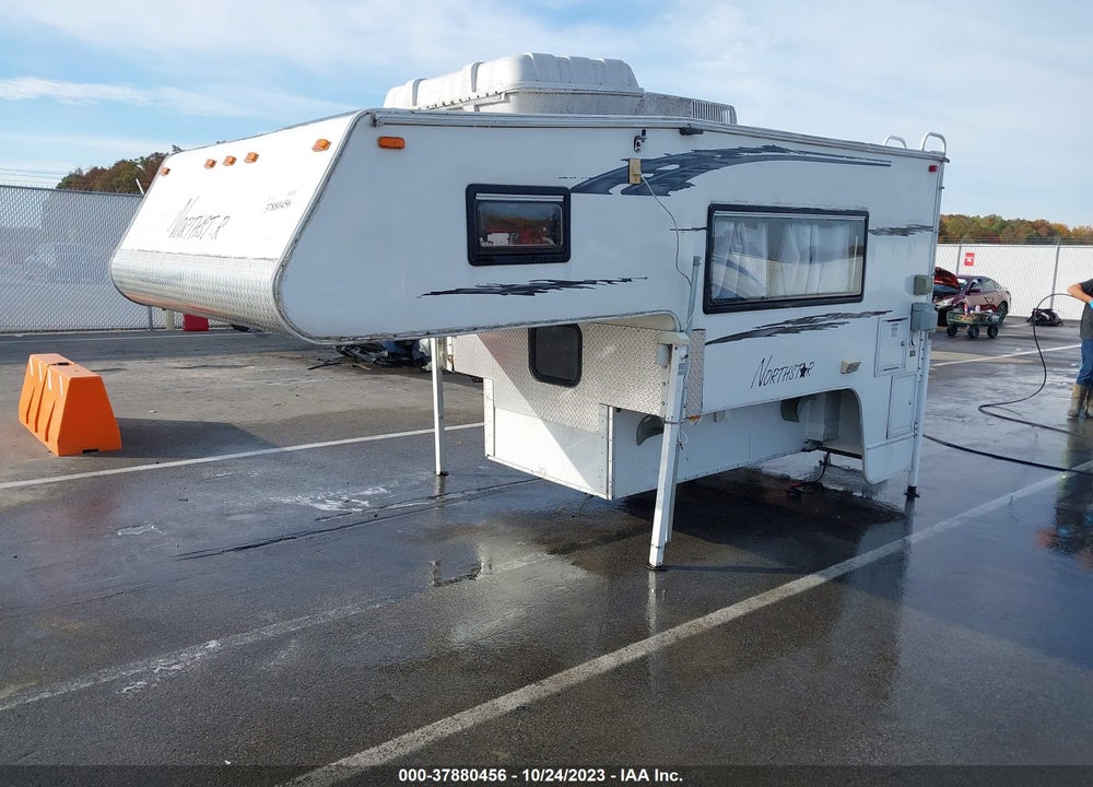 2010 NORTH STAR FREEDOM VIN: 1W9TC300XAW027620