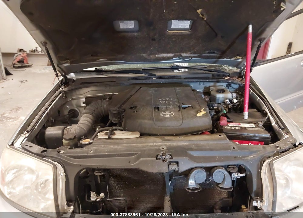 2004 TOYOTA 4RUNNER LIMITED V6 VIN: JTEBU17R948025909