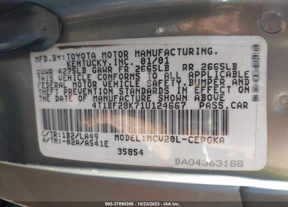 2001 TOYOTA CAMRY XLE VIN: 4T1BF28K71U124667