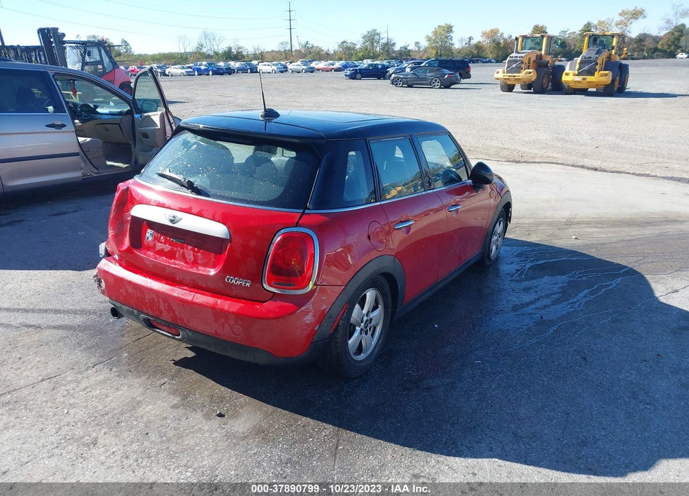 2015 MINI HARDTOP COOPER VIN: WMWXS5C56FT828748