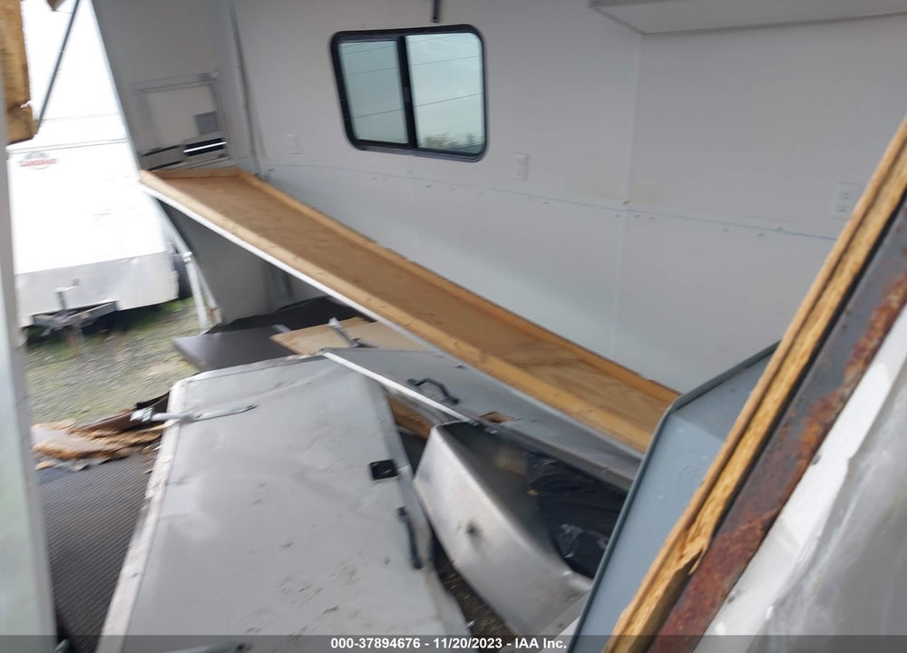 2022 TRAILER FIBER SPLICING VIN: 5RTBE1222ND077398