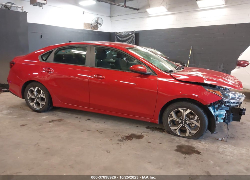 2021 KIA FORTE LXS VIN: 3KPF24AD2ME325596