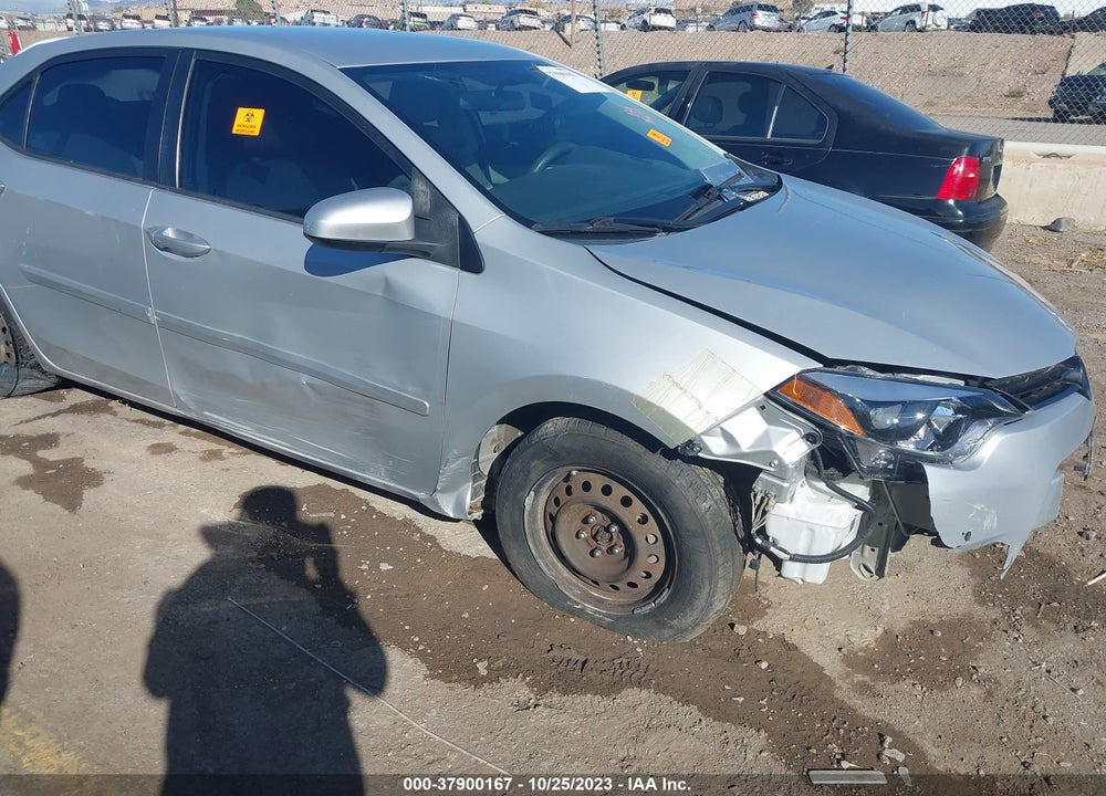 2015 TOYOTA COROLLA LE VIN: 5YFBURHE2FP227769