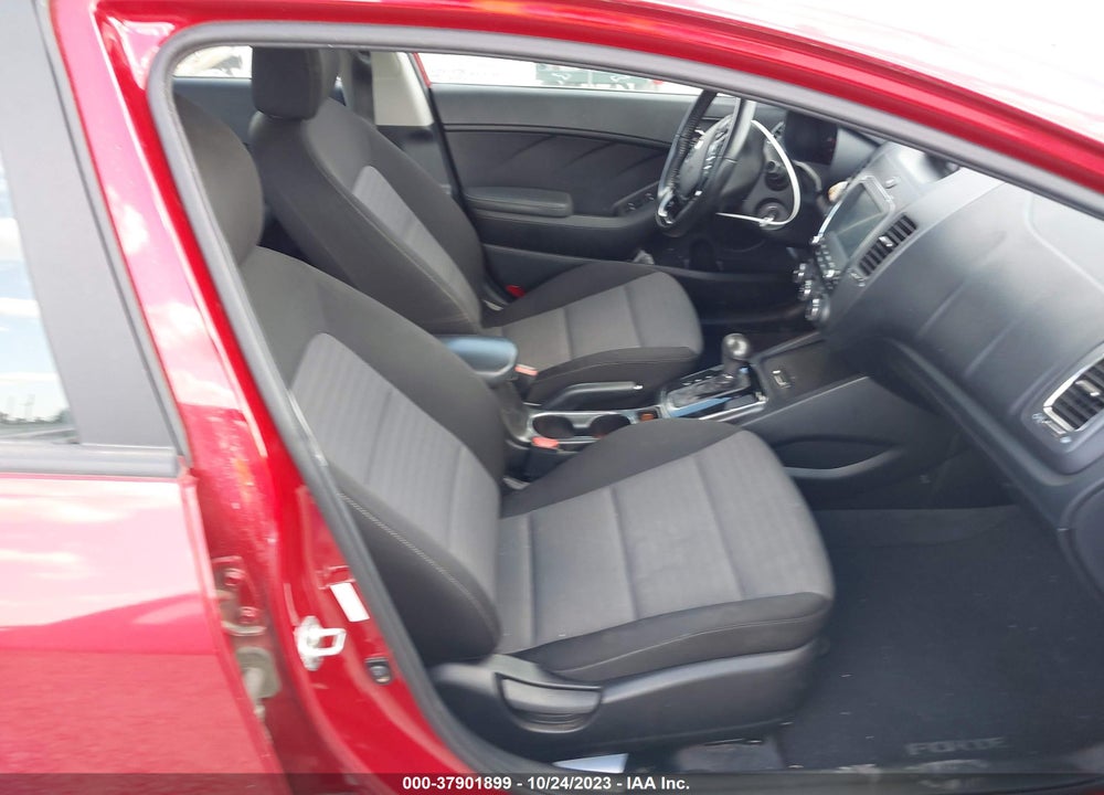 2018 KIA FORTE VIN: 3KPFL4A74JE278400