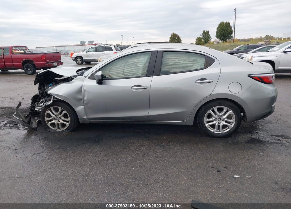 2016 SCION IA VIN: 3MYDLBZVXGY139816
