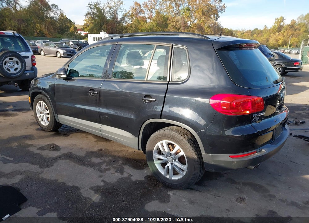 2016 VOLKSWAGEN TIGUAN S VIN: WVGBV7AX0GW009234