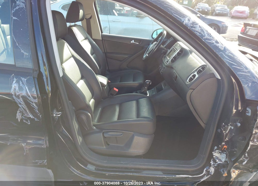 2016 VOLKSWAGEN TIGUAN S VIN: WVGBV7AX0GW009234