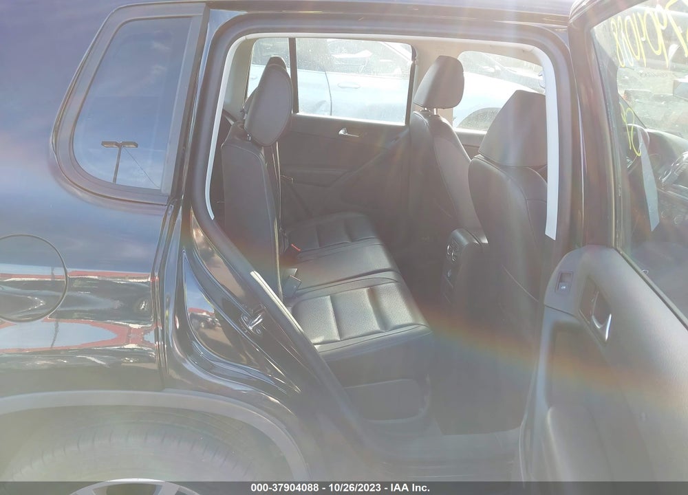 2016 VOLKSWAGEN TIGUAN S VIN: WVGBV7AX0GW009234