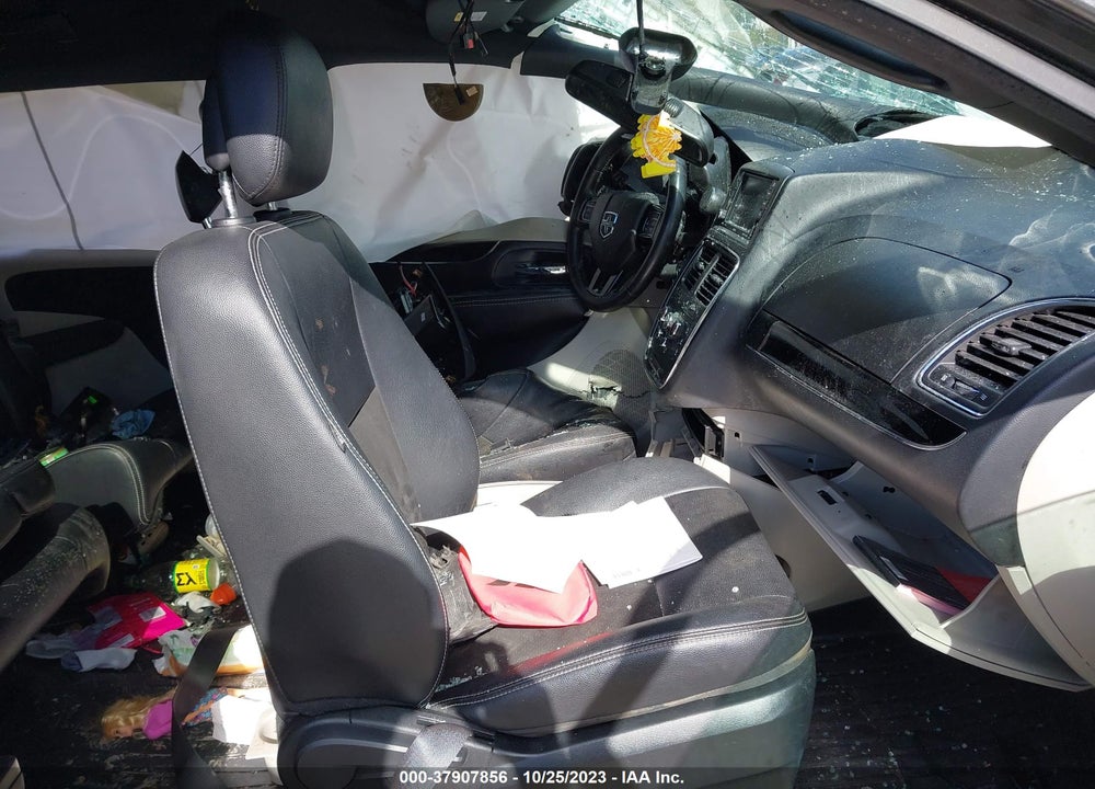 2019 DODGE GRAND CARAVAN SXT VIN: 2C4RDGCG3KR611310