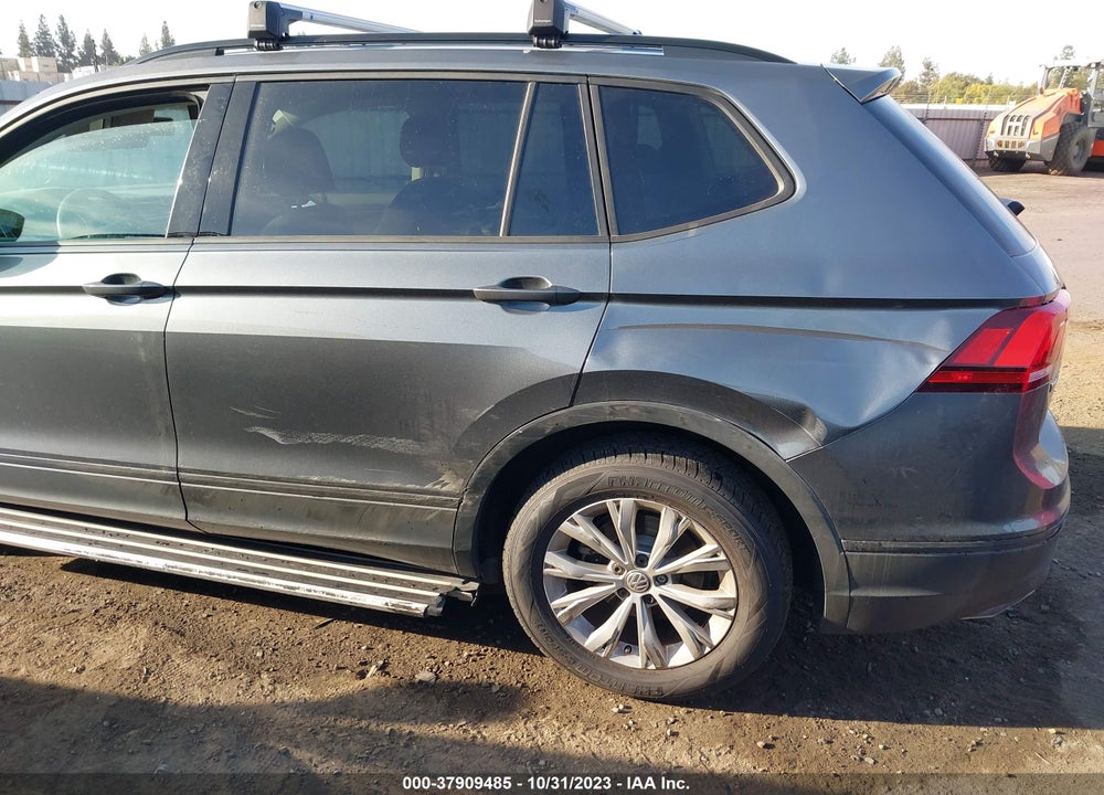 2018 VOLKSWAGEN TIGUAN 2.0T S VIN: 3VV1B7AX1JM052367